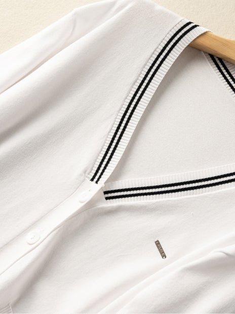 Gracefully Styled Jacket for Any Occasion