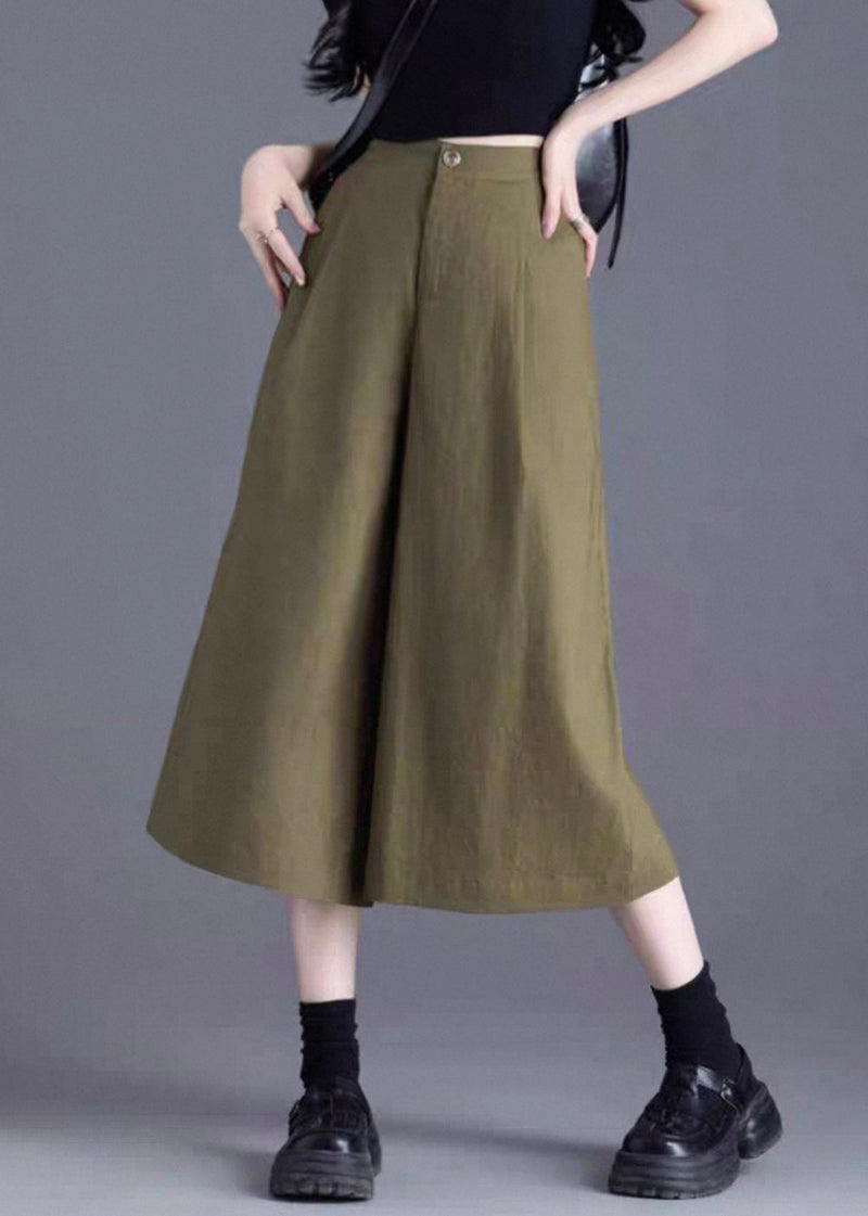 Effortlessly Elegant Pants with a Timeless Design