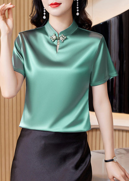 Gracefully Styled Garment for Any Occasion