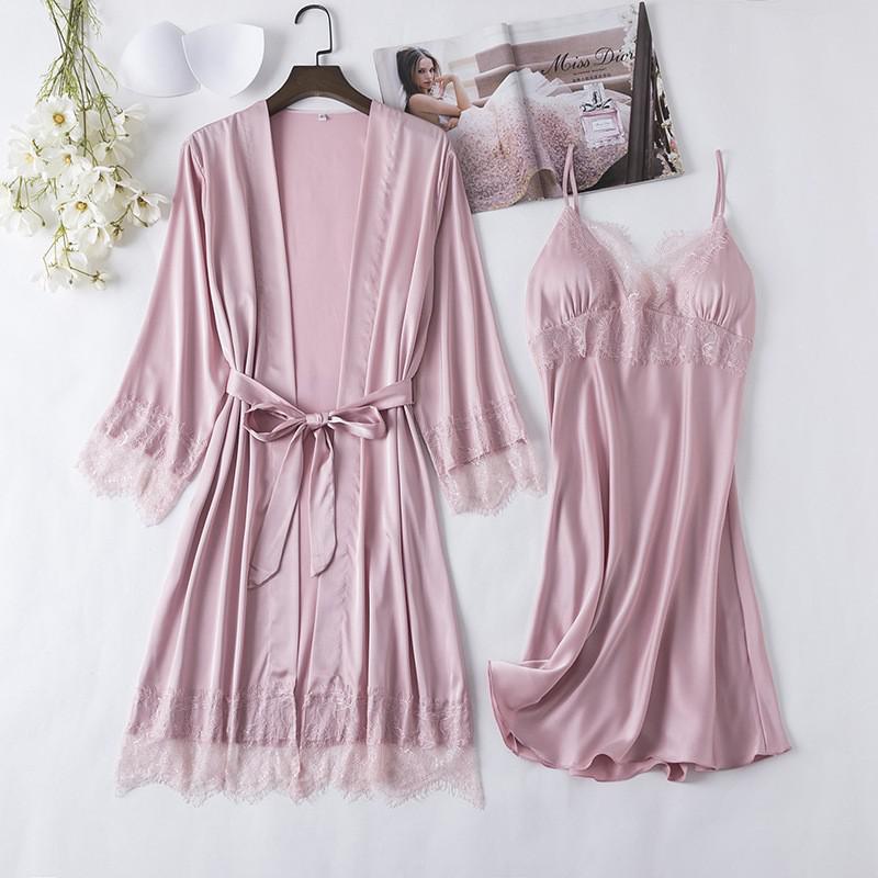 Finely Styled Garment with a Classic Vintage Look