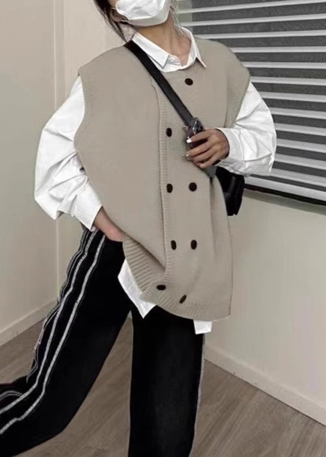 Gracefully Styled Garment for Any Occasion