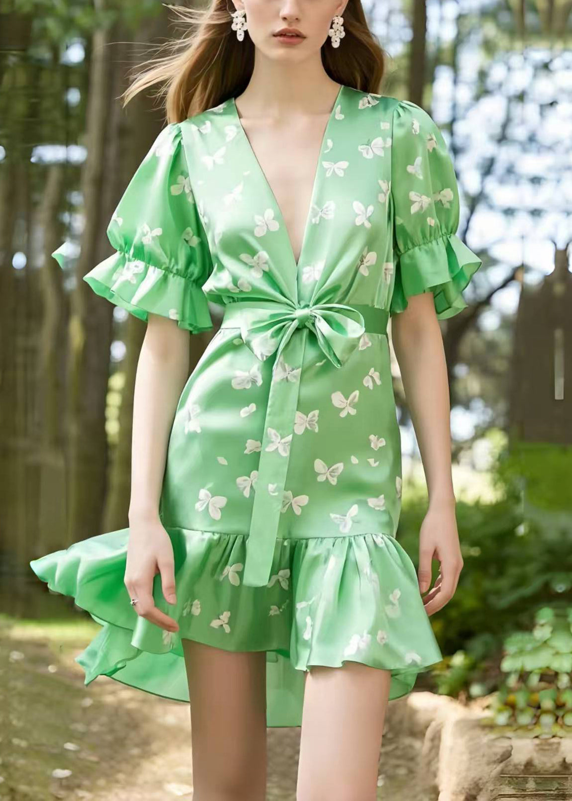 Well Tailored Dress with a Graceful Silhouette