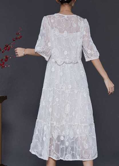 Well Tailored Dress with a Graceful Silhouette