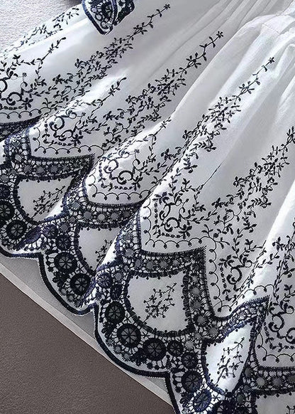 Well Tailored Blouse with a Graceful Silhouette