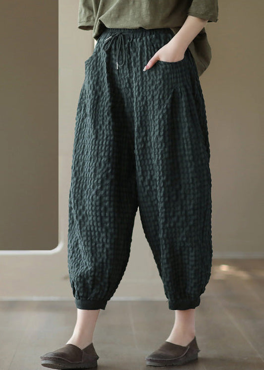 Well Tailored Pants with a Graceful Silhouette