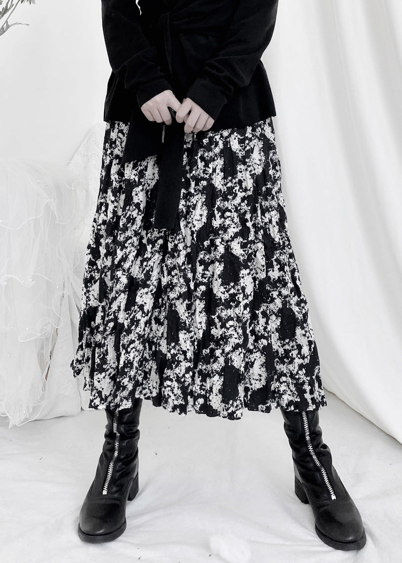 Effortlessly Elegant Garment with a Timeless Design