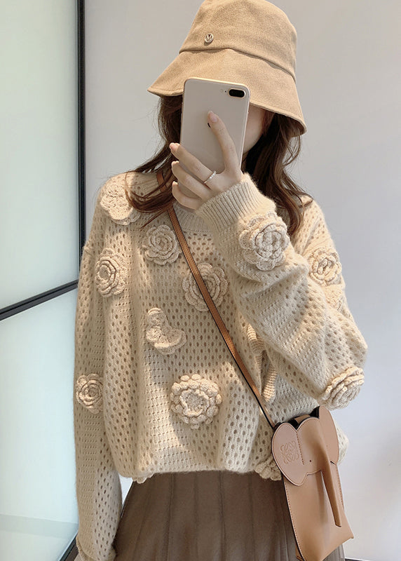 Well Tailored Sweater with a Graceful Silhouette