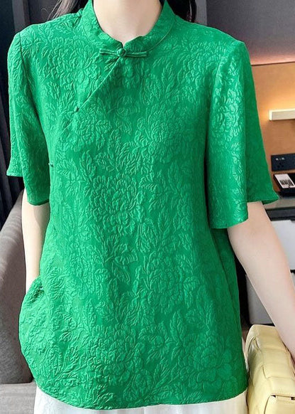 Sophisticated Blouse with a Clean Classic Look