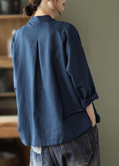 Classic Vintage Blouse with a Flattering Fit