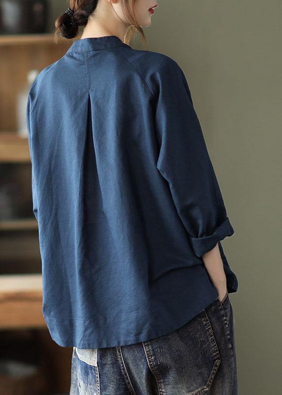Classic Vintage Blouse with a Flattering Fit