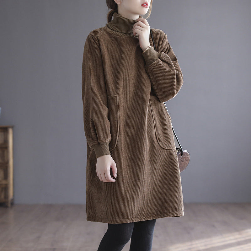 A Vintage Style Top with Delicate Timeless Details