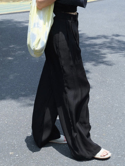 Sophisticated Trousers with a Clean Classic Look