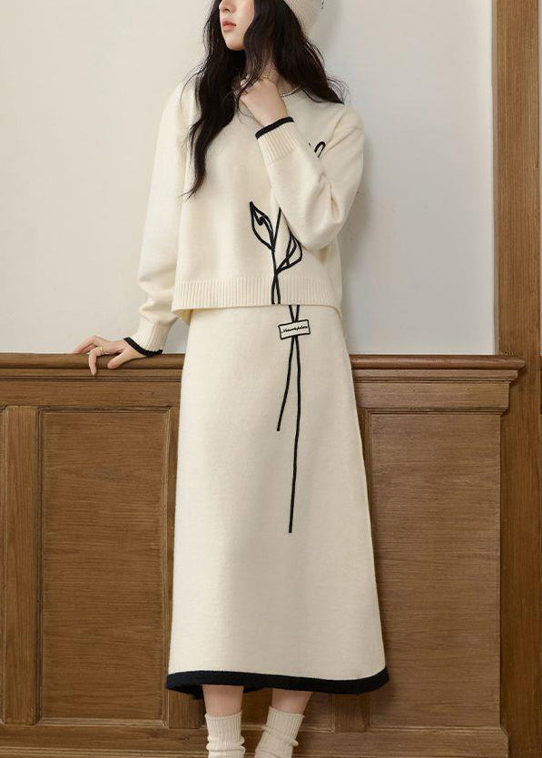 Effortlessly Elegant Sweater with a Timeless Design