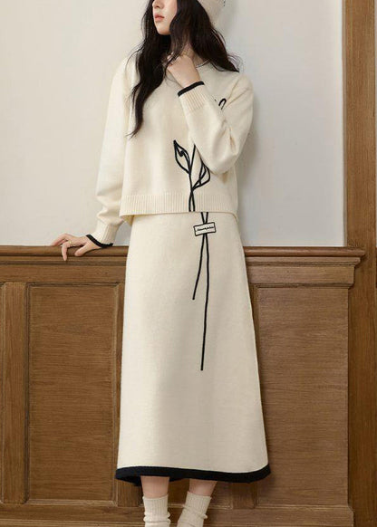 Effortlessly Elegant Sweater with a Timeless Design