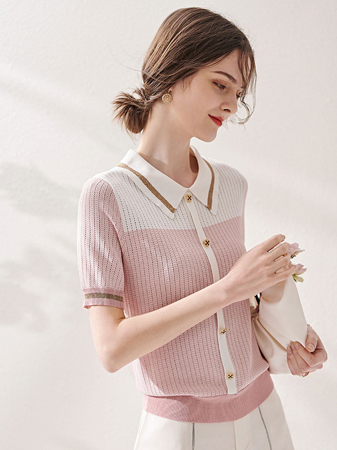Classic Vintage Sweater with a Flattering Fit