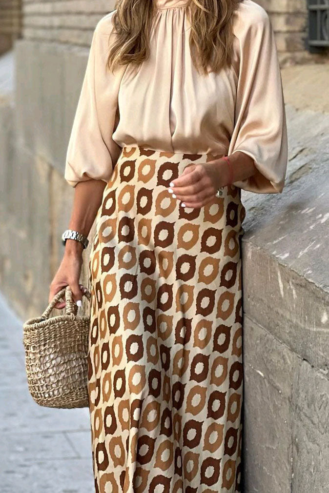 Effortlessly Elegant Garment with a Timeless Design