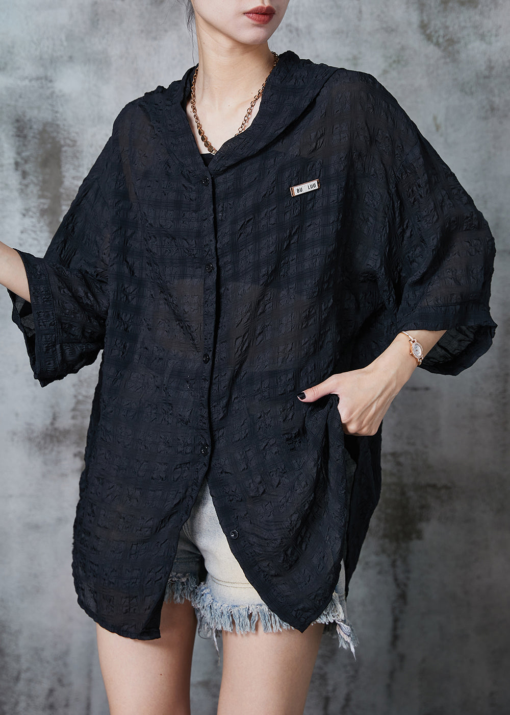 Classic Vintage Shirt with a Flattering Fit