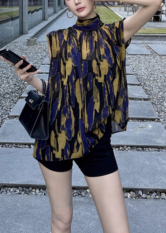 Classic Vintage Blouse with a Flattering Fit