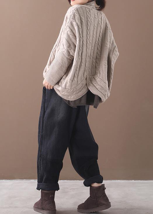Effortlessly Elegant Sweater with a Timeless Design