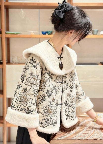 Well Tailored Coat with a Graceful Silhouette