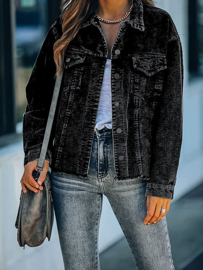 Effortlessly Elegant Jacket with a Timeless Design