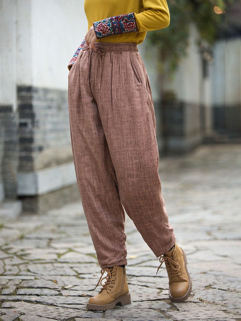 Effortlessly Elegant Pants with a Timeless Design