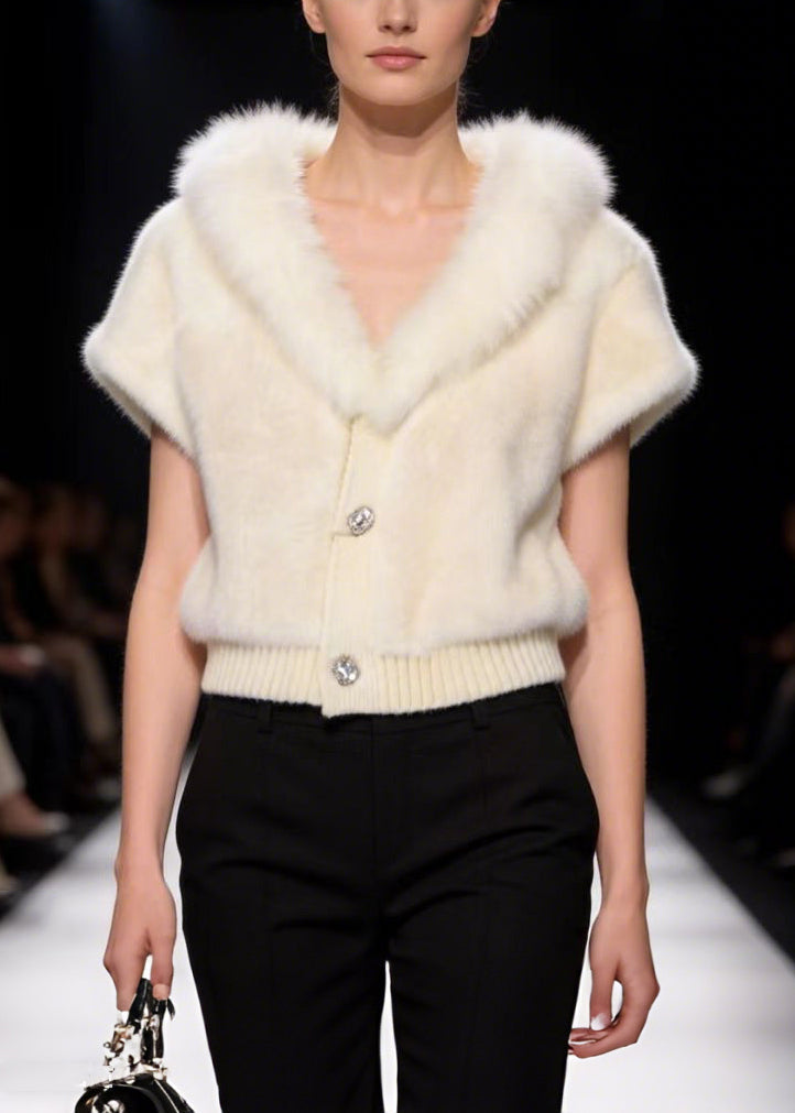 Well Tailored Coat with a Graceful Silhouette