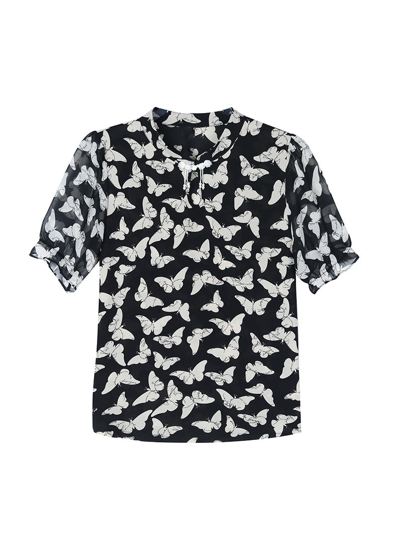 Classic Vintage Shirt with a Flattering Fit