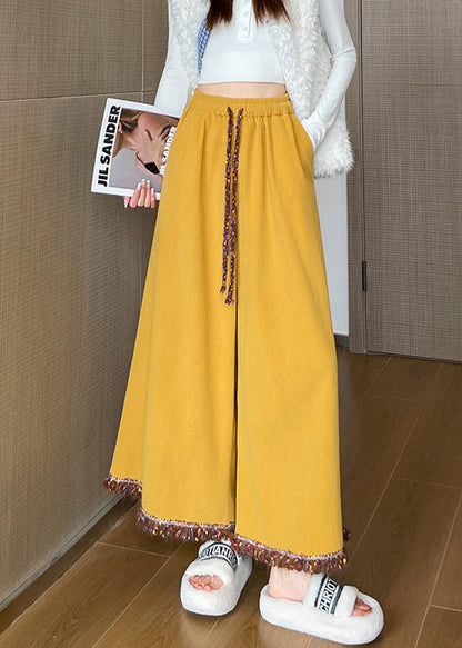 Effortlessly Elegant Pants with a Timeless Design
