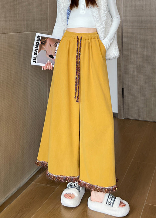 Effortlessly Elegant Pants with a Timeless Design