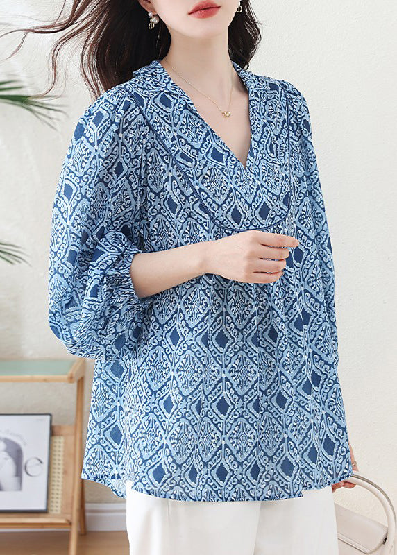 Sophisticated Blouse with a Clean Classic Look
