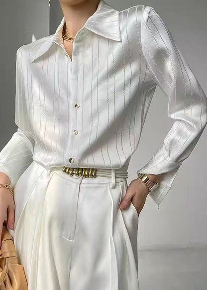 Classic Vintage Shirt with a Flattering Fit