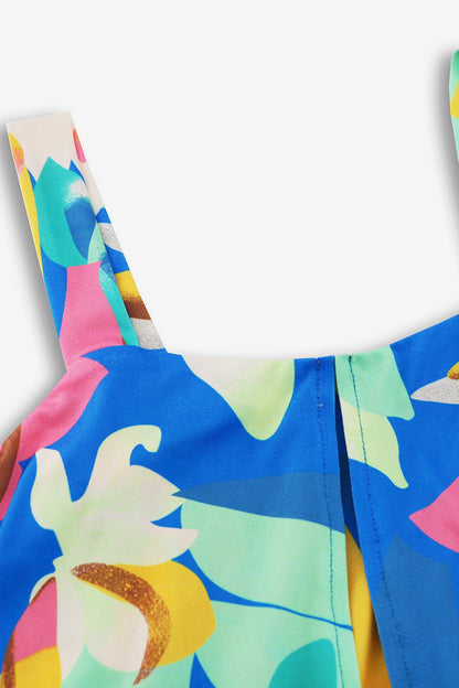 Gracefully Styled Garment for Any Occasion