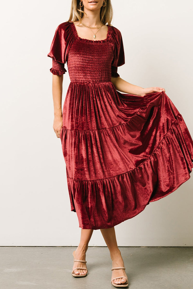 Effortlessly Elegant Dress with a Timeless Design