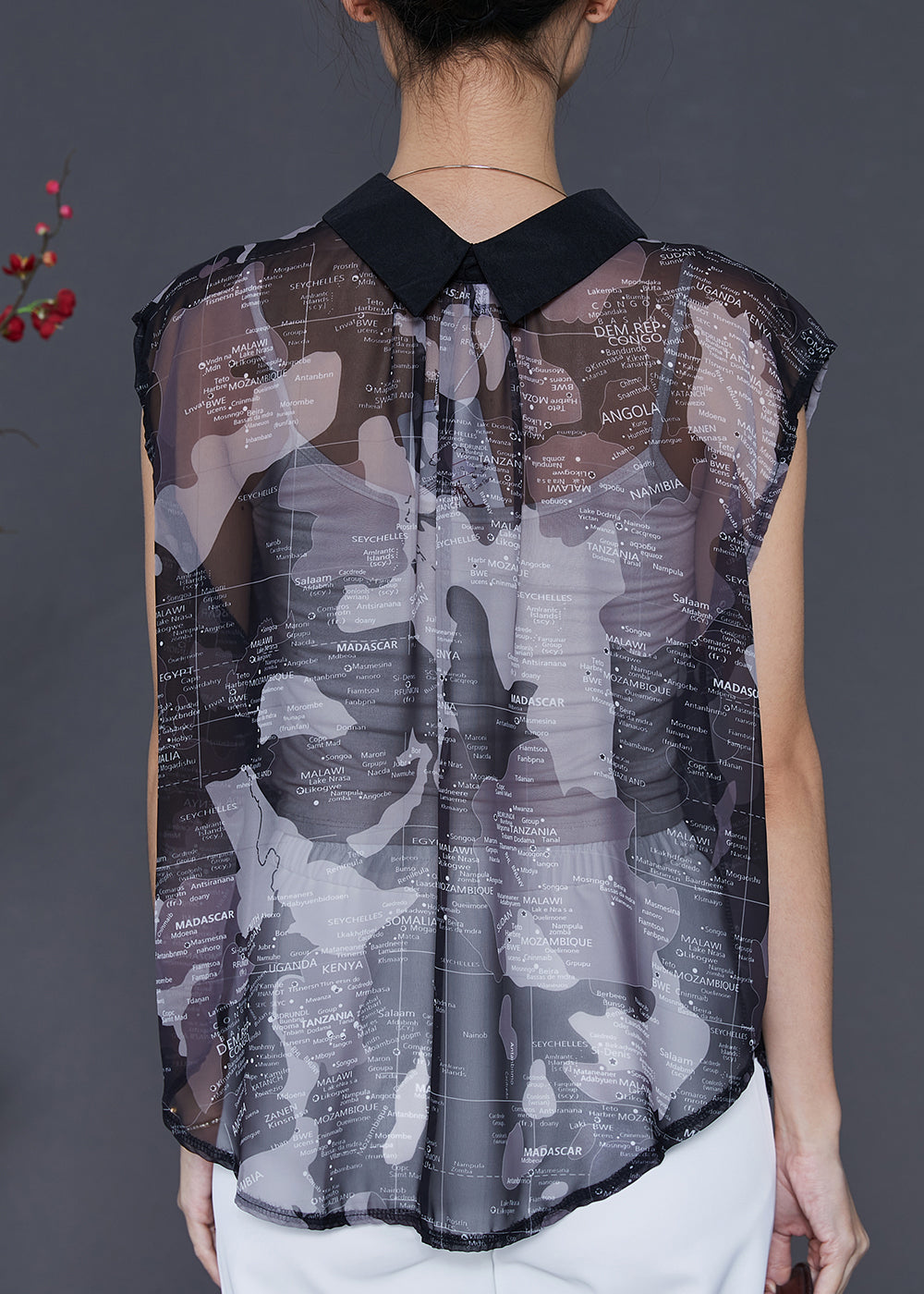 Classic Vintage Shirt with a Flattering Fit