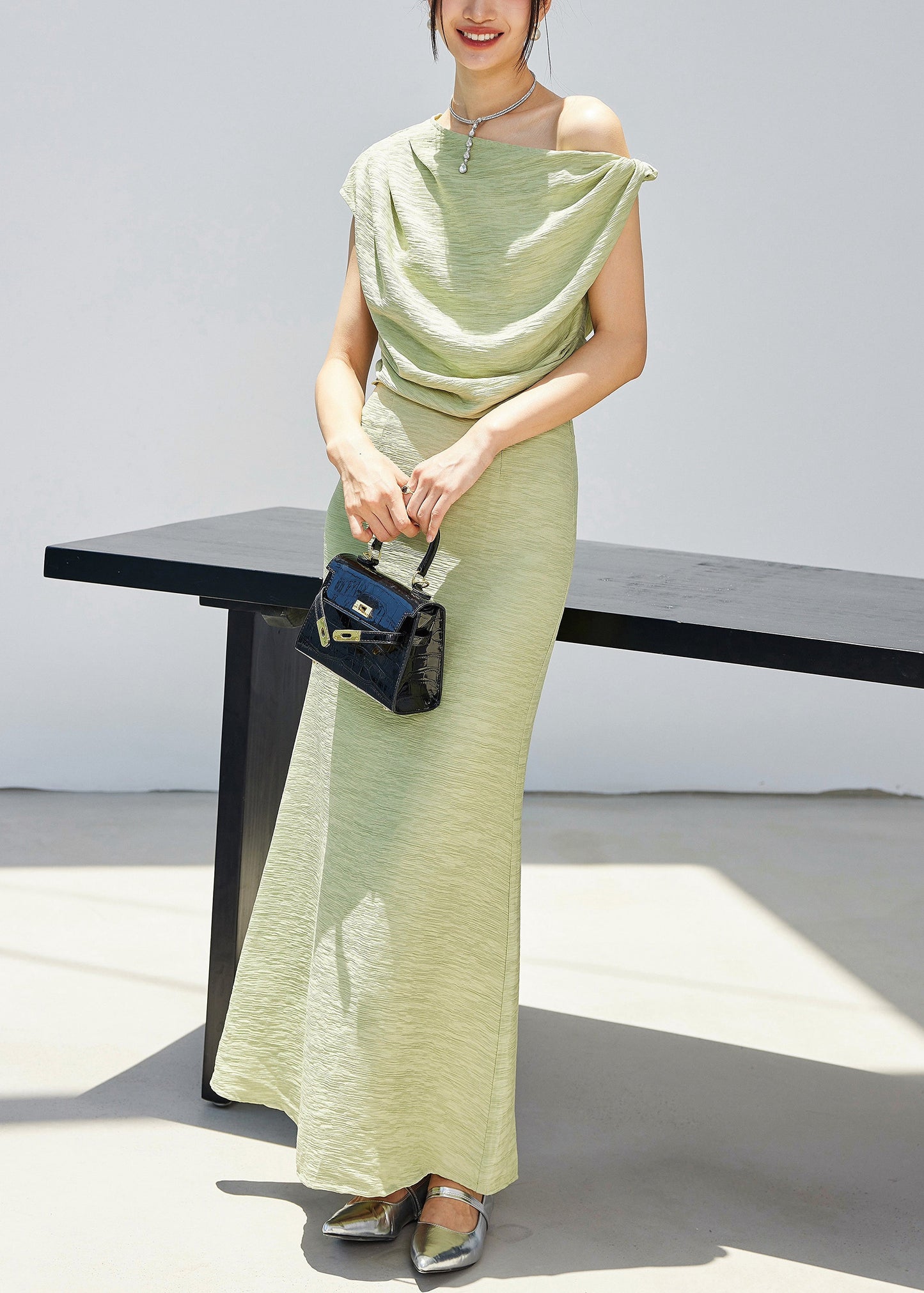 Effortlessly Elegant Top with a Timeless Design