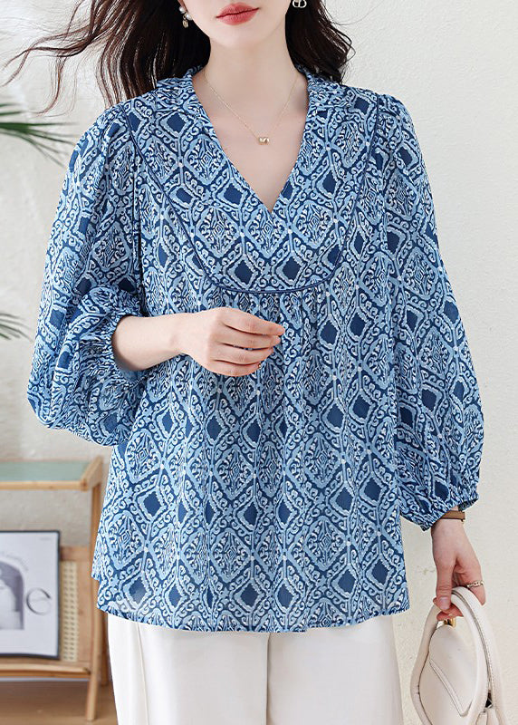 Sophisticated Blouse with a Clean Classic Look
