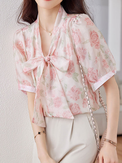 Well Tailored Top with a Graceful Silhouette