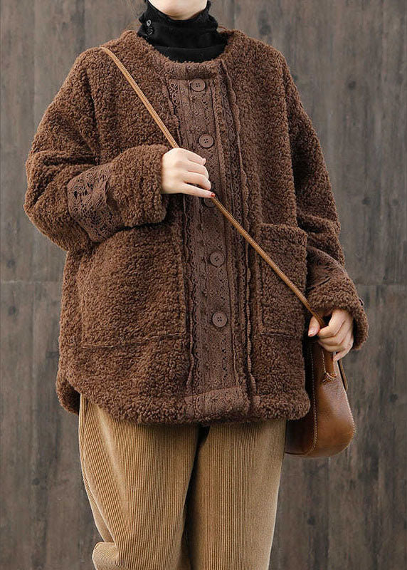 Well Tailored Coat with a Graceful Silhouette