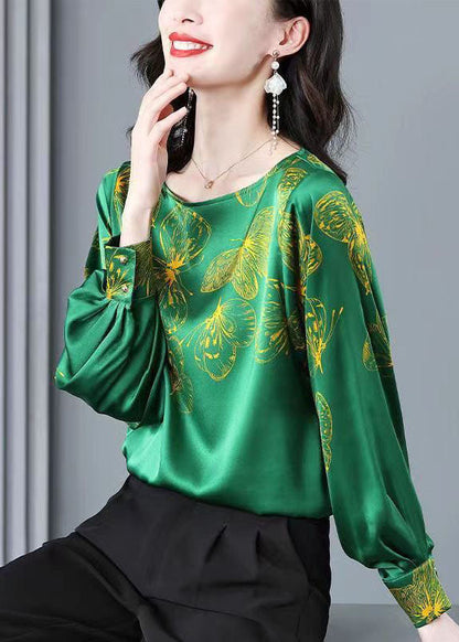 Sophisticated Blouse with a Clean Classic Look