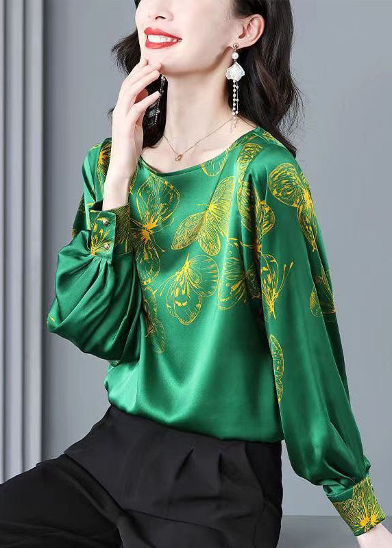 Sophisticated Blouse with a Clean Classic Look
