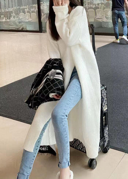 Effortlessly Elegant Sweater with a Timeless Design