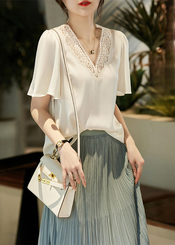 Beautifully Crafted Blouse in a Classic Style