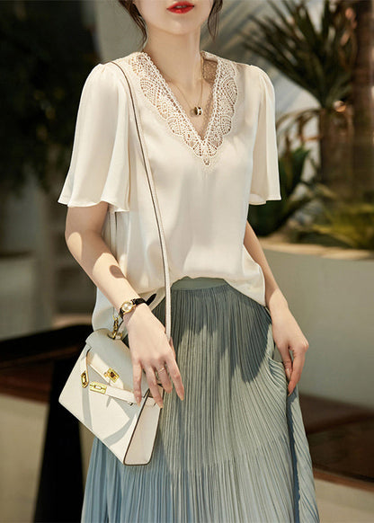 Beautifully Crafted Blouse in a Classic Style