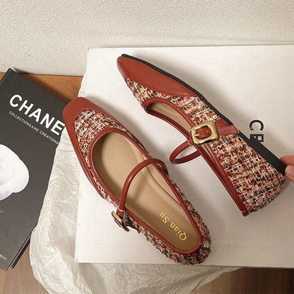 Chic Orthopedic Flats with Unique Design
