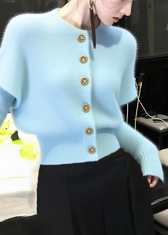 Effortlessly Elegant Sweater with a Timeless Design