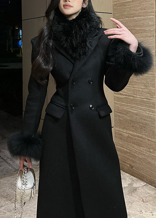 Beautifully Finished Coat in a Timeless Design