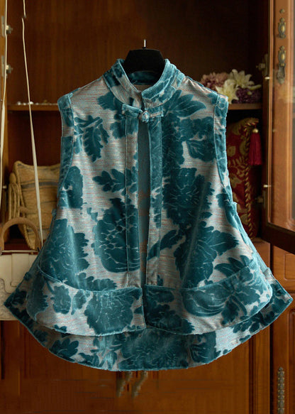 Classic Vintage Coat with a Flattering Fit