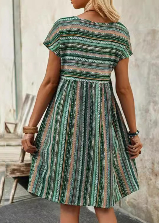 Classic Vintage Dress with a Flattering Fit