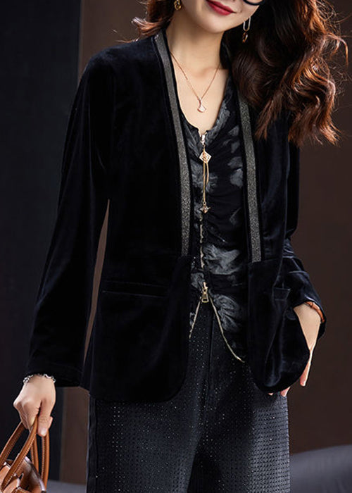 Effortlessly Elegant Coat with a Timeless Design